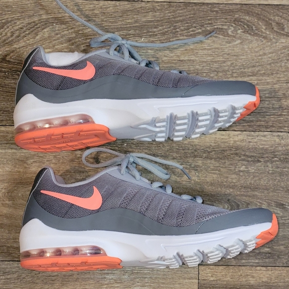 Nike Womens Air Max Invigor 749862-080 Gray Mango Running Shoes Size 9.5 - Picture 6 of 8